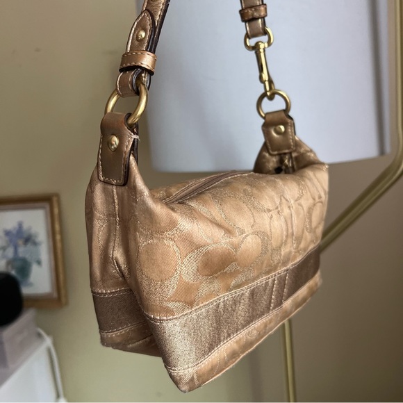 ⭐️Y2K Vintage COACH Satchel Shoulder Jacquard purse, gold hardware⭐️ - Picture 1 of 3